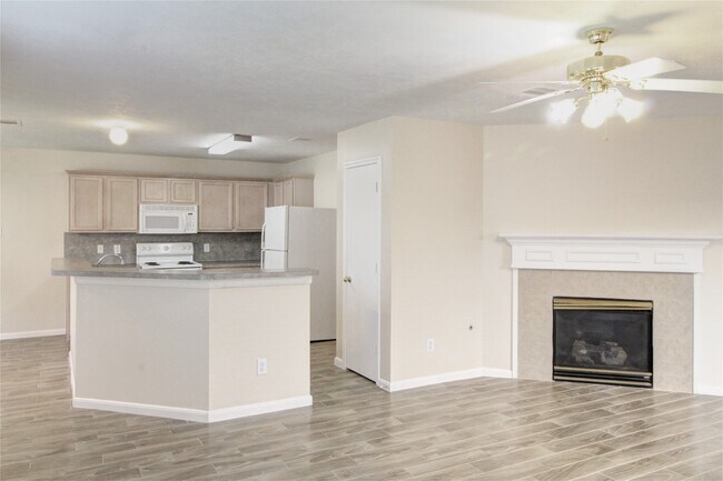 Foto del edificio - 5530 Violet Path Ln