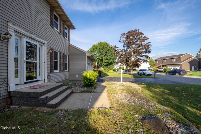 Building Photo - 31 Berkshire Dr