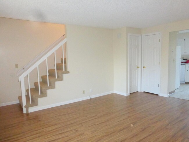 Foto del edificio - 4181 River Rd N