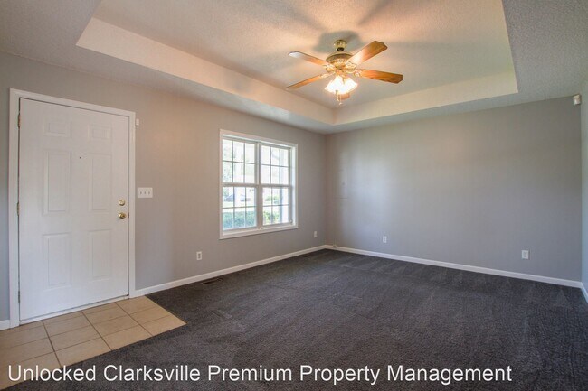 Building Photo - 3 br, 1.5 bath House - 1630 Hannibal Dr