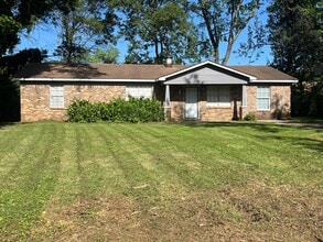 Building Photo - 3952 Tanglebush Ln NW