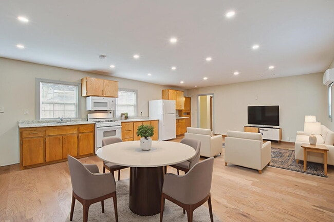 Photo - 198 Nassau St Apartment