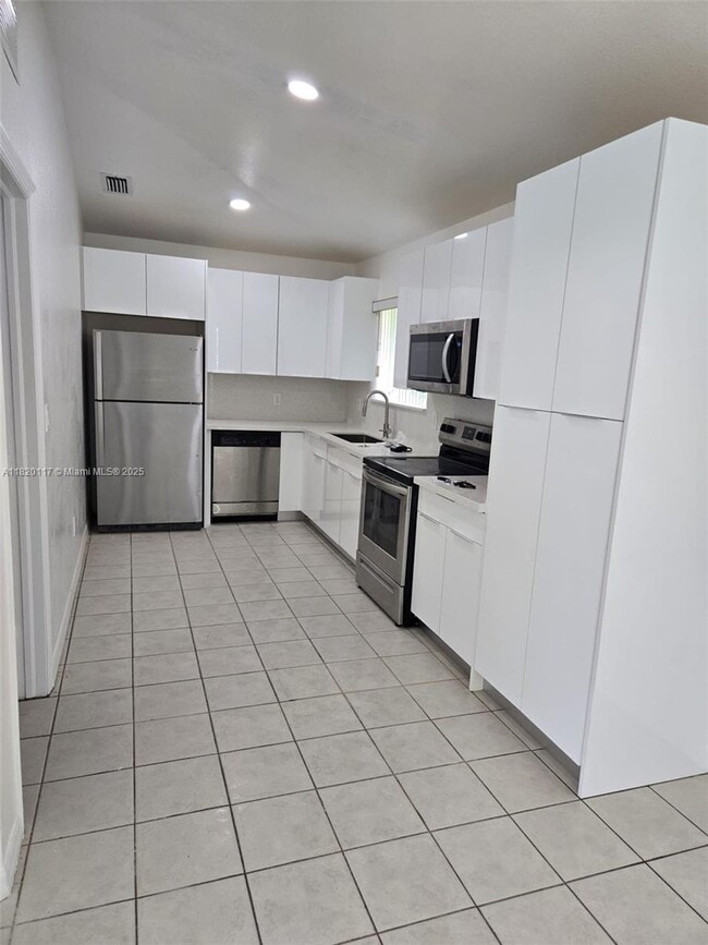 Building Photo - 20137 SW 88th Ct