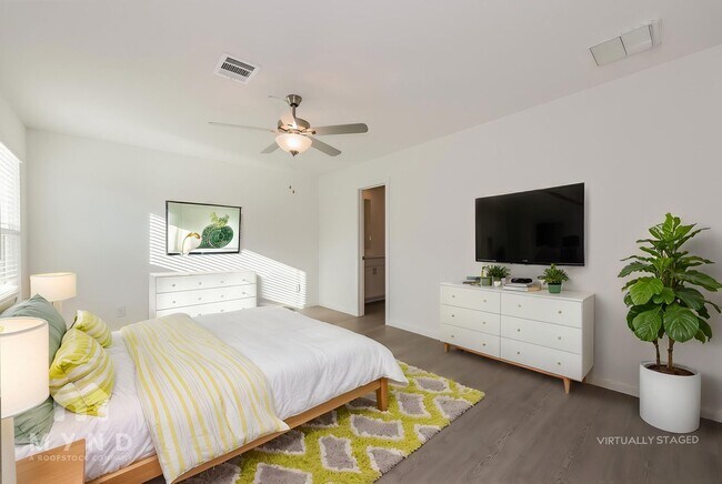 Foto del edificio - 2708 River Knl Ln