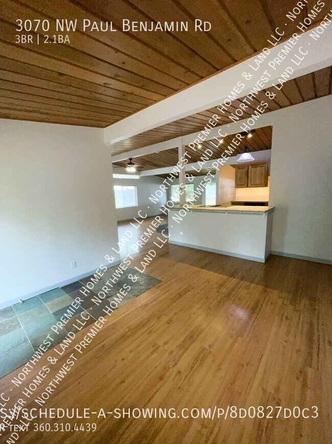 Foto del edificio - 3070 NW Paul Benjamin Rd