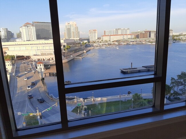 Foto del edificio - 275 Bayshore Blvd