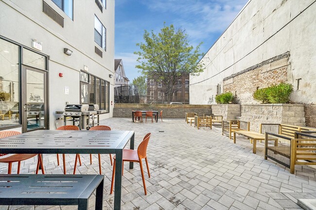 Building Photo - 253 Academy St