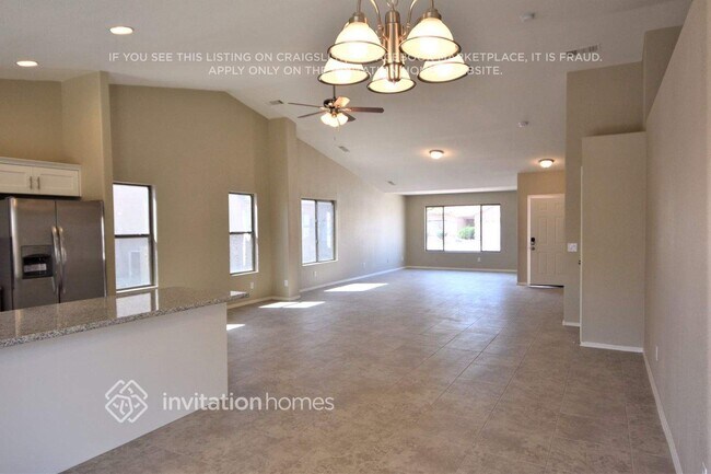 Building Photo - 13693 W Cottonwood St