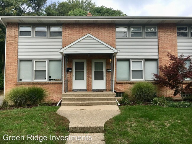 Building Photo - 927-933 Carrier Creek Blvd NE