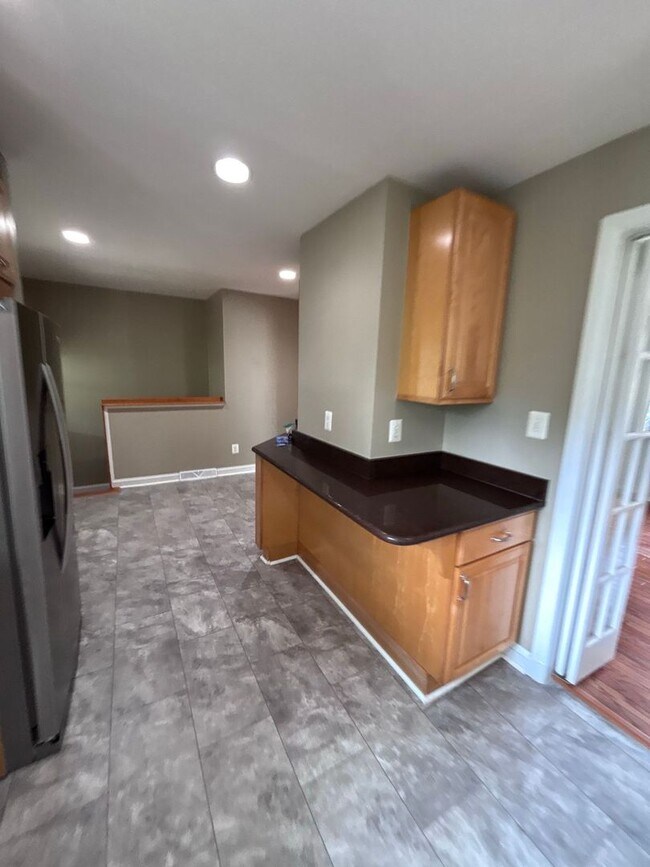 Building Photo - COMING SOON - Beautiful and spacious 4Bed/2Bath Rambler in Rockville!