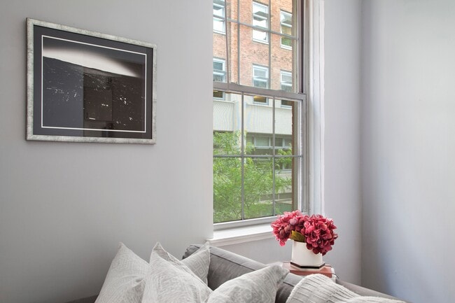 Foto del edificio - 318 W 15th St