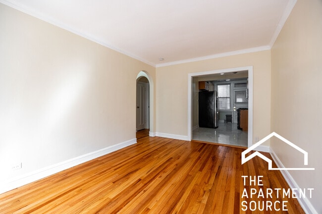 Building Photo - 6214 N Mozart St