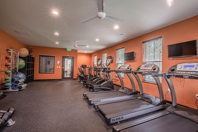 Foto del edificio - 4702 Creekwood Ln