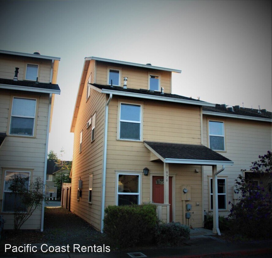 Primary Photo - 3 br, 1.5 bath House - 976 Courtyard Circle