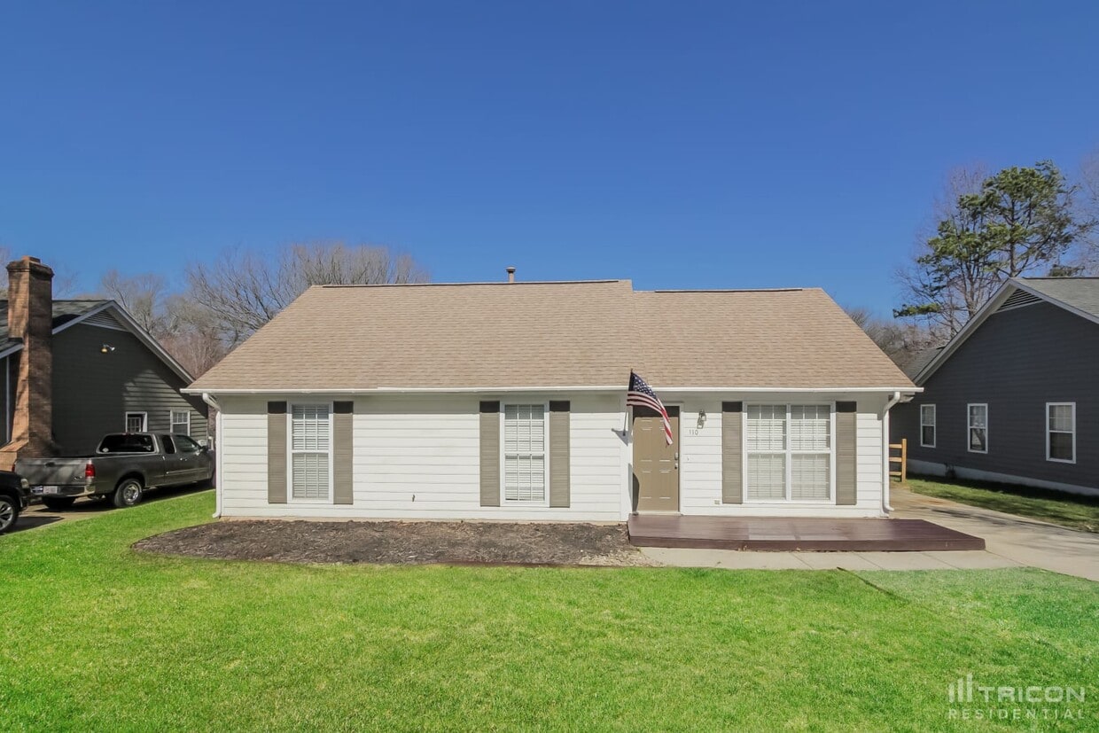 Primary Photo - 110 Coventry Dr