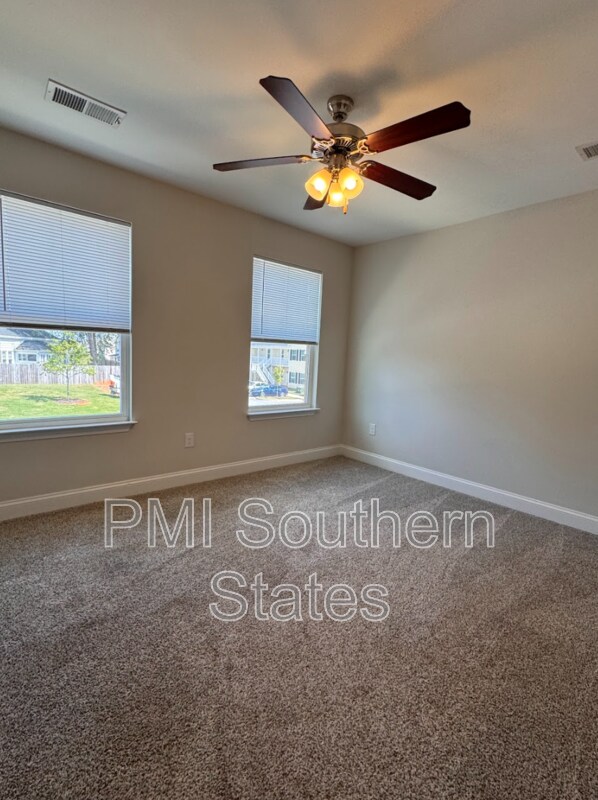 Foto del edificio - 208 Walnut Hill Dr