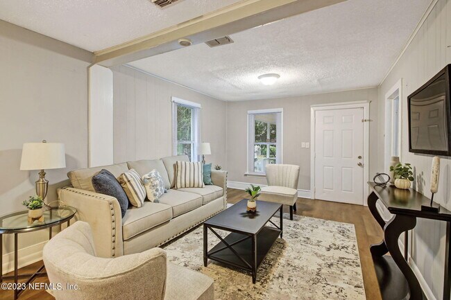 Foto del edificio - 3236 Gilmore St