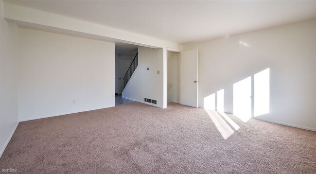 Foto del edificio - 2 br, 1 bath Townhome - 20 Hillcrest Dr
