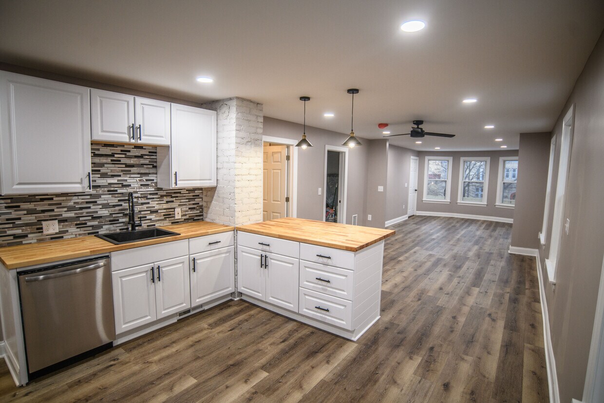 Foto principal - 453 Abbott Rd