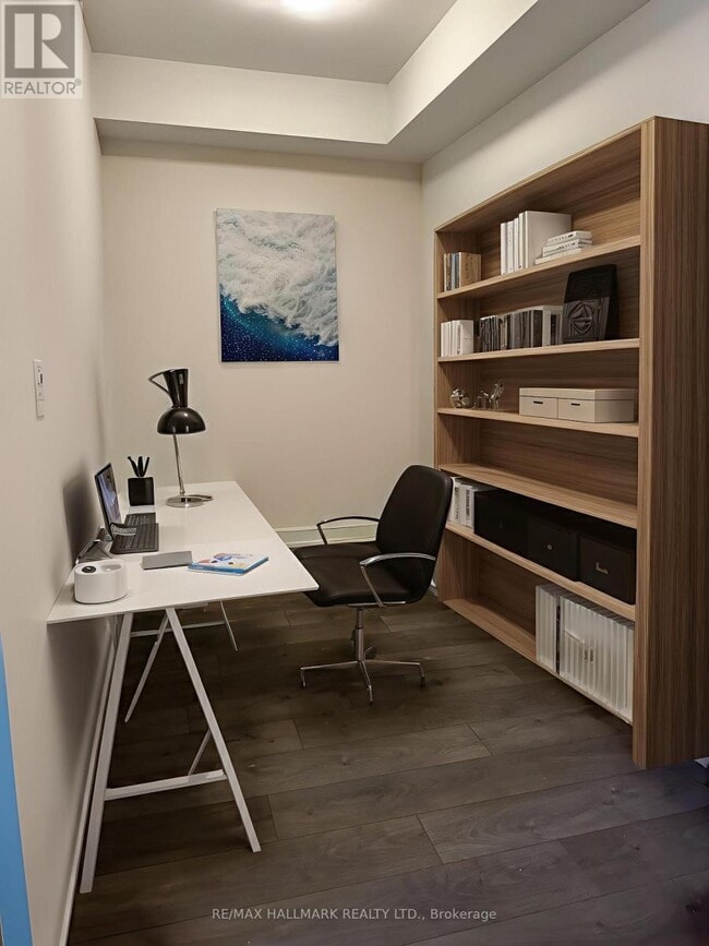 Building Photo - 705 Davis Dr