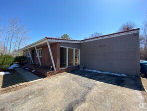 Building Photo - 7940 Robinson Way