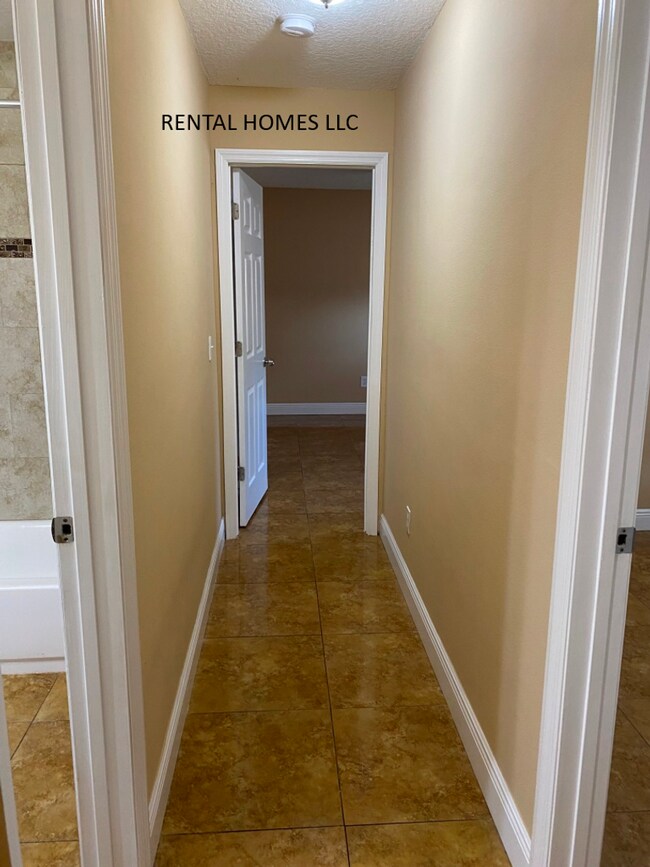 Foto del edificio - Beautiful 3 Bedroom 2 Bathroom, Single Family Home with 1,589 square feet under air, newly Remodeled