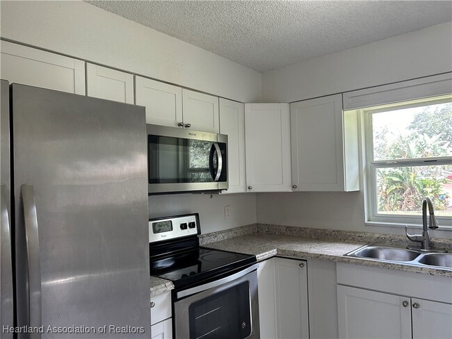 Building Photo - 1422 Lake Lucas Dr
