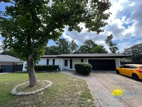Building Photo - 322 Briarwood Cir NW