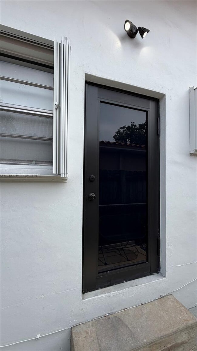 Foto del edificio - 612 NW 43rd Ct
