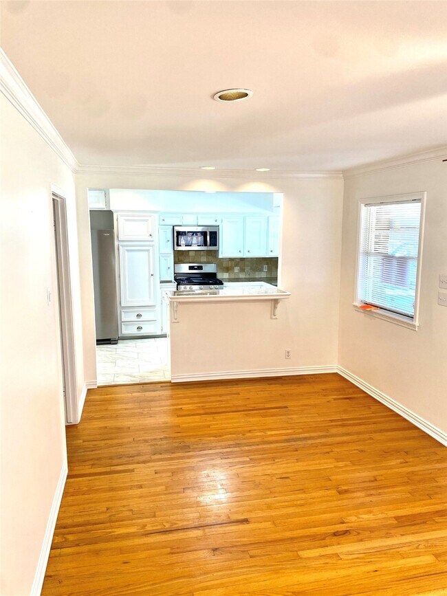 Foto del edificio - 4329 Kinglet St