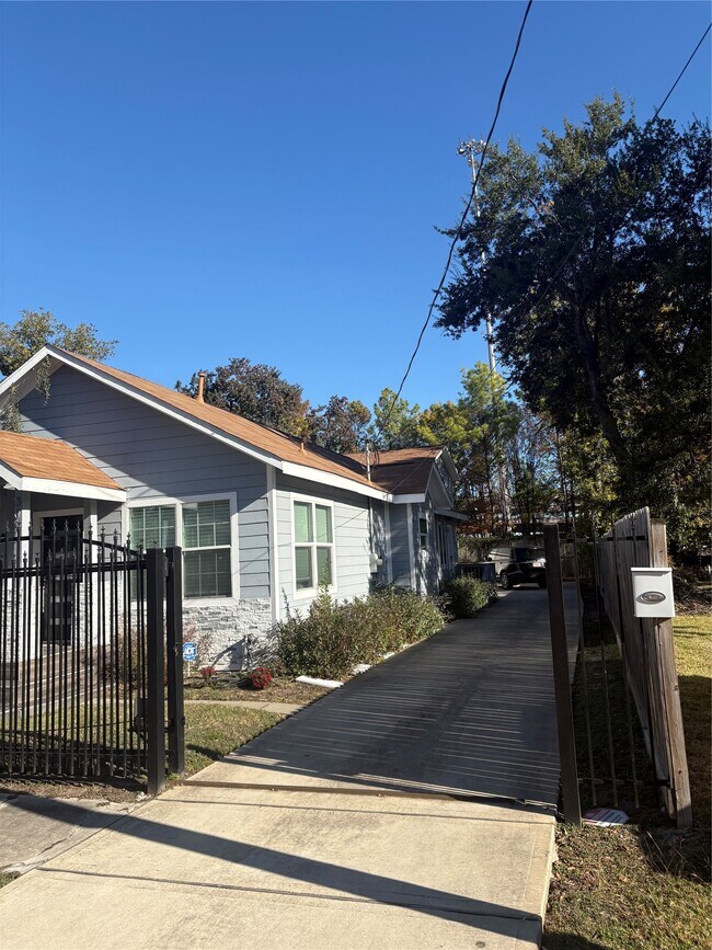 Foto del edificio - 3021 Gray St