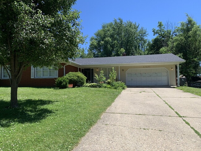 Photo - Charming 3-Bedroom Home with 2 Full Baths in Ideal Indianapolis Location – 427 Rick Lane!