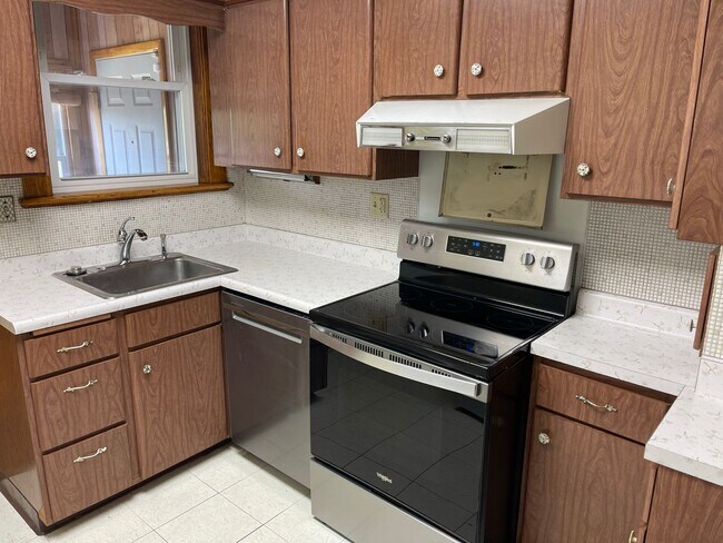 Foto del edificio - 3 BR/ 1 Bath Single Family Home