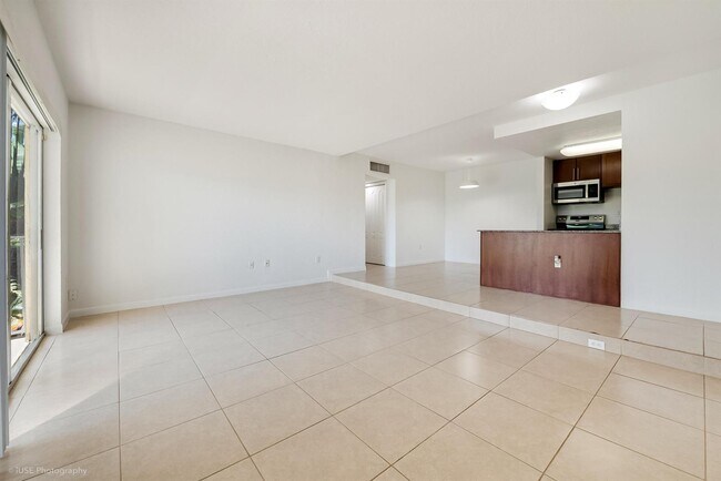 Building Photo - 8950 SW 69th Ct