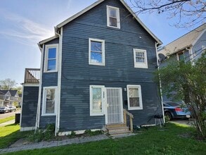 Building Photo - 2033 W 98th St