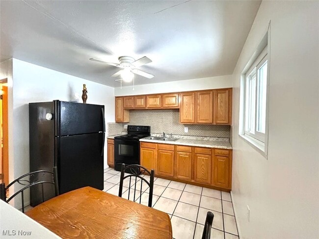 Building Photo - 301 Martin