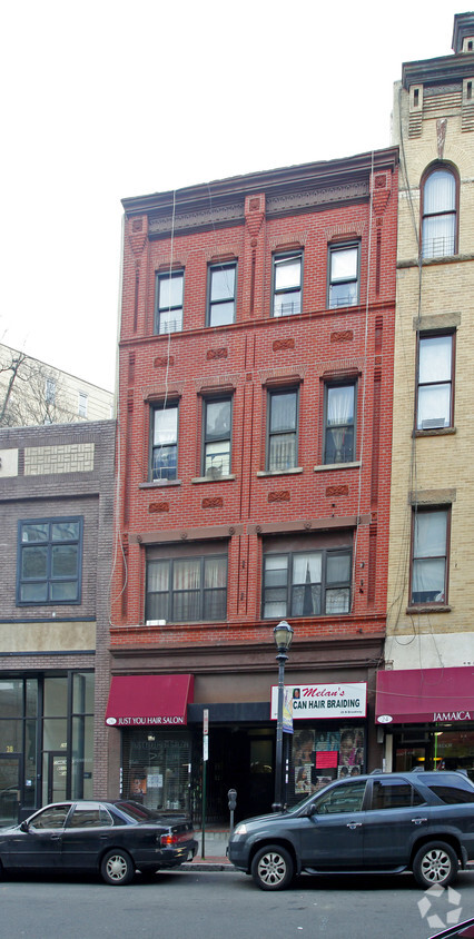 Primary Photo - 26 N Broadway