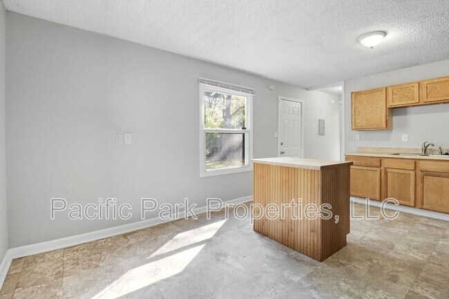 Foto del edificio - 3639 Richelieu Rd