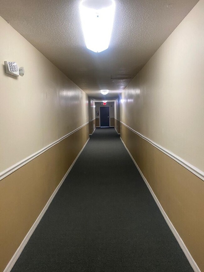 Photo - ? Beautiful and move-in ready condo!