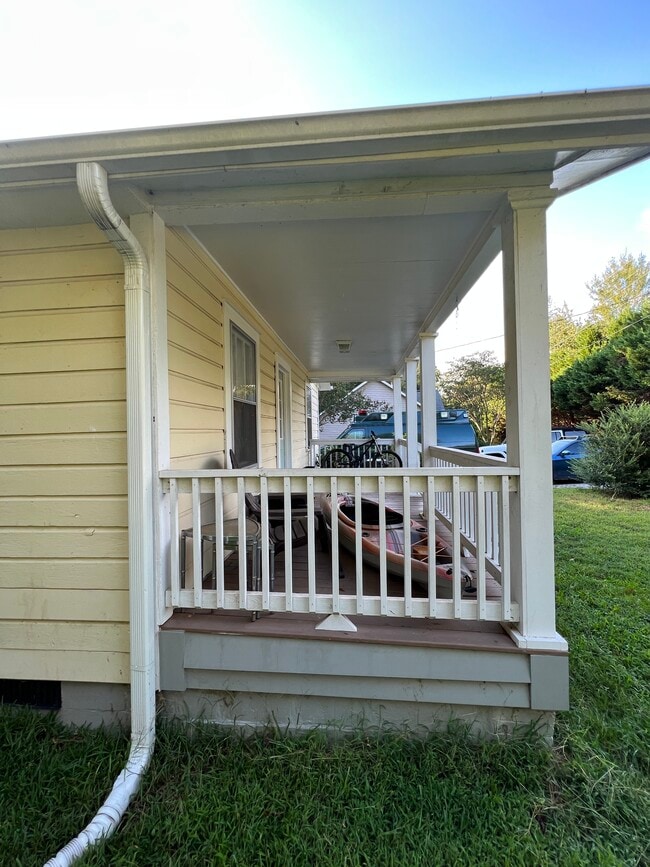 Building Photo - 1631 Rosedale St