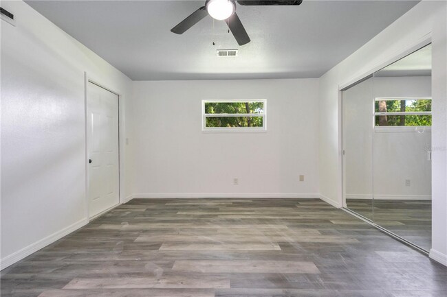 Building Photo - 614 5th St