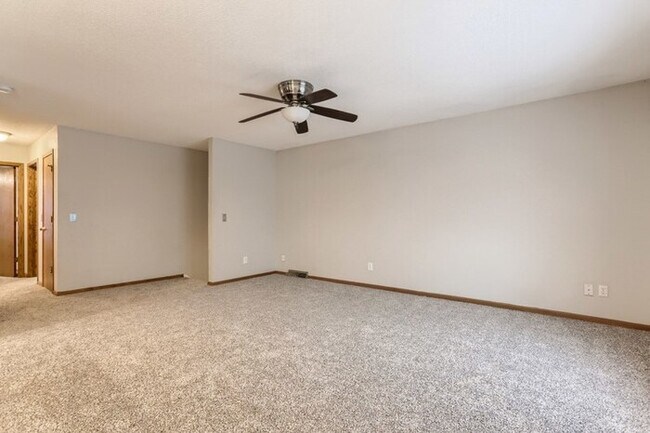 Building Photo - 12505 26th Ave N, Plymouth, MN, 55441