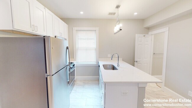 Foto del edificio - 267 E Cottage St