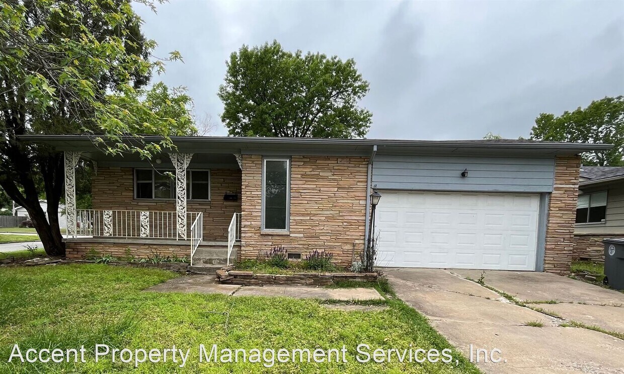 Primary Photo - 3 br, 1.5 bath House - 2918 S. Hudson Place
