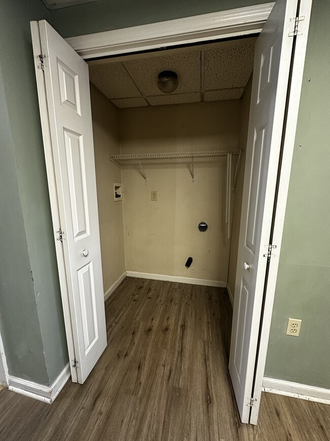 Building Photo - 1533 Ross Ave