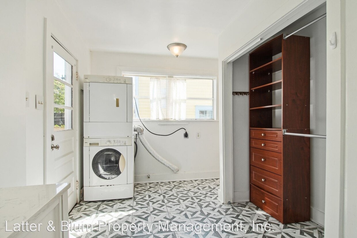 Primary Photo - 2 br, 1.5 bath House - 3427 Royal St