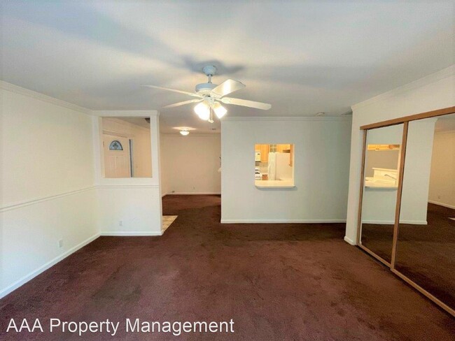 Building Photo - 2 br, 1.5 bath House - 5470 Roundtree Driv...