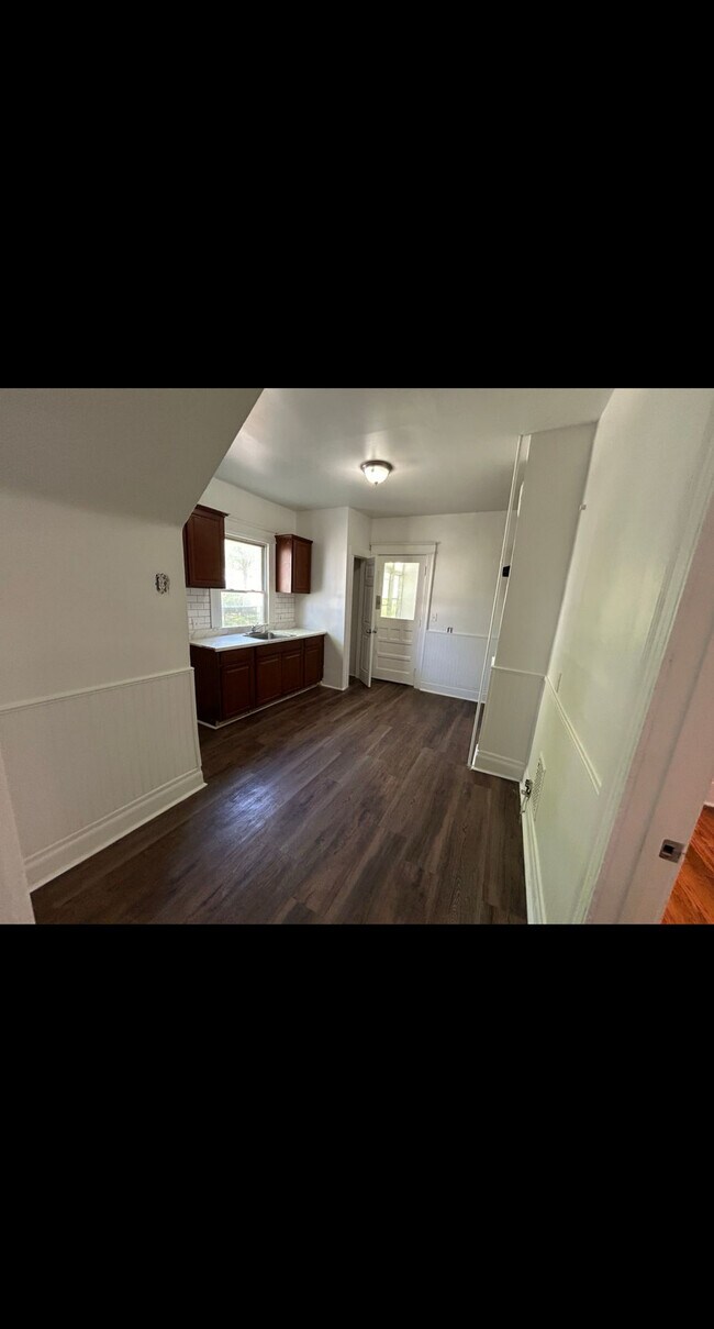 Building Photo - 651 Garson Ave