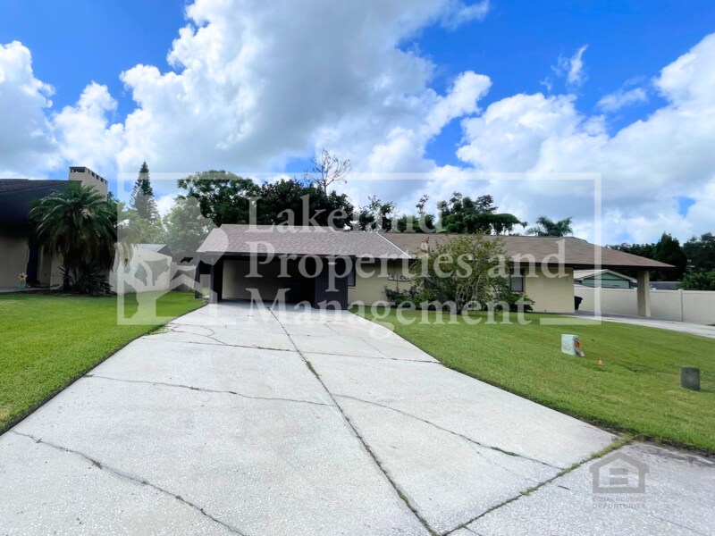 Primary Photo - 331 Lake Harris Dr