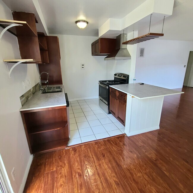 Foto del edificio - 8654 Falmouth Ave